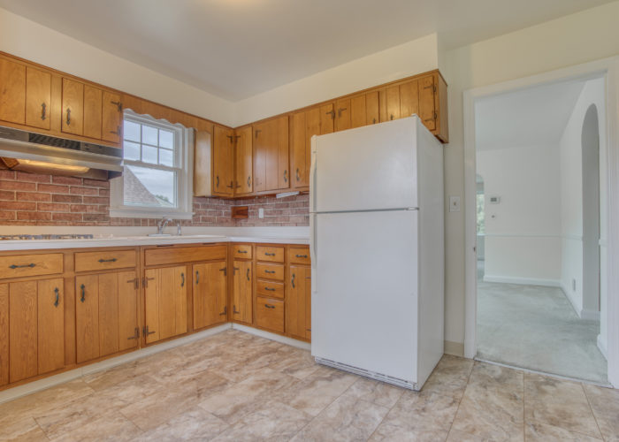 3306 Woodside Ave., kitchen cabinets and refrigerator