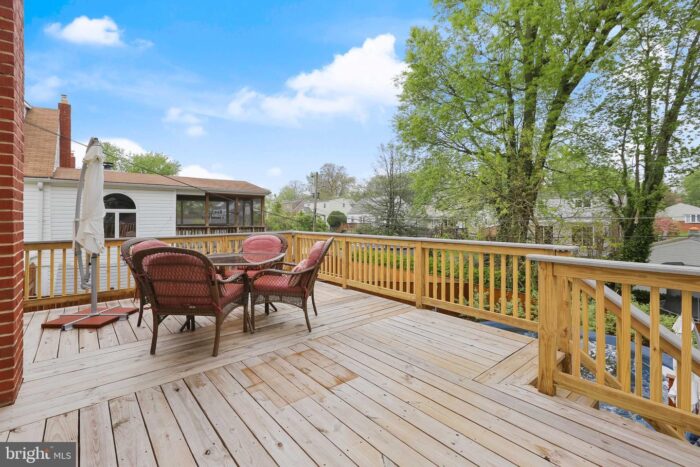 3338 Texas Ave, upper deck with view of yard